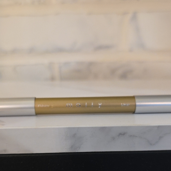 Mally Beauty Eye Primer - Gold - Picture 1 of 2